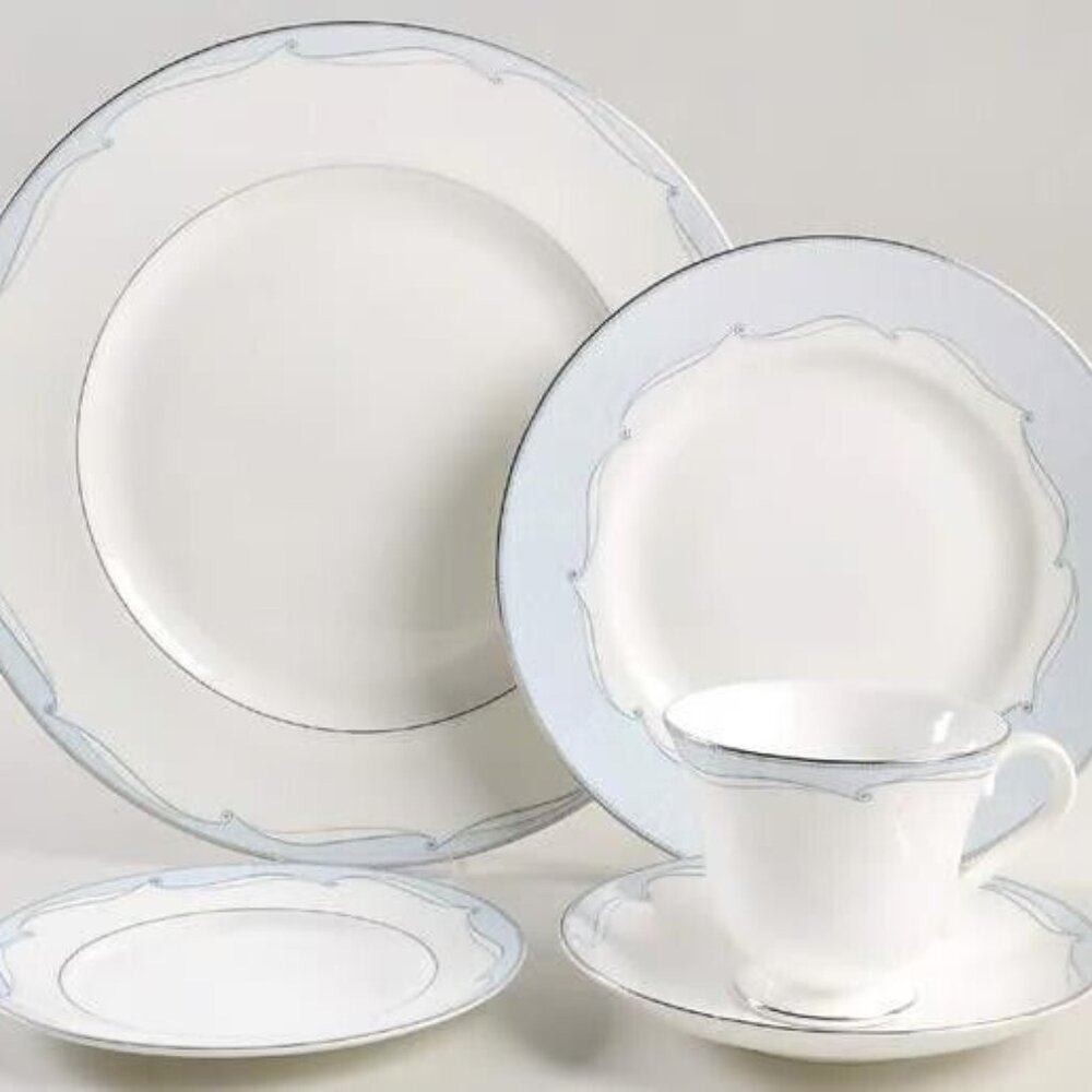 NIB - Six (6) new in box Wedgwood Venice 5 piece place settings